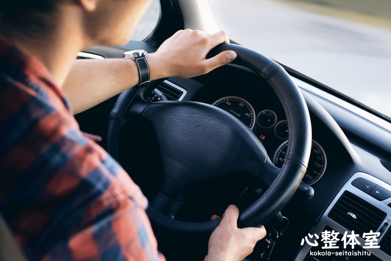 車の運転で目が疲れて肩こり