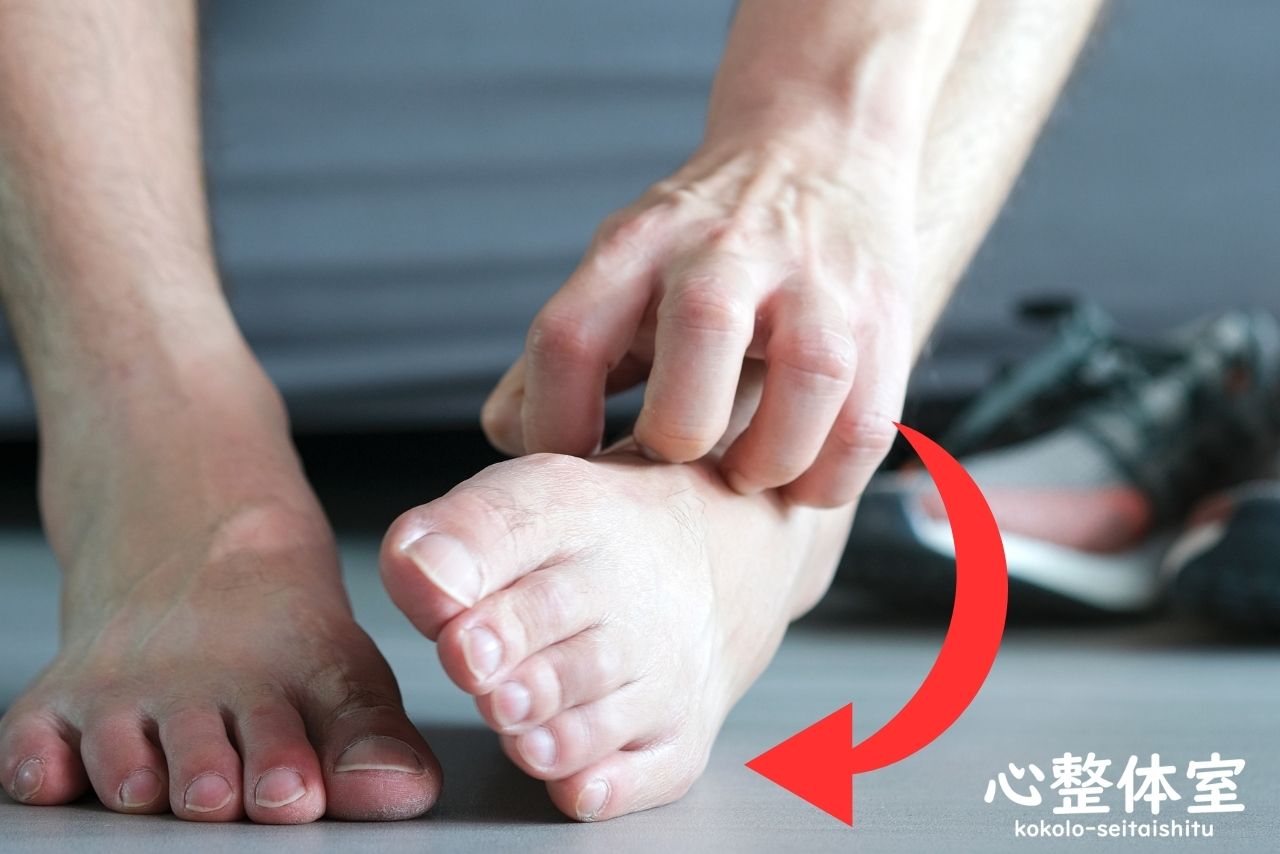 足首の内反が原因で膝に痛み